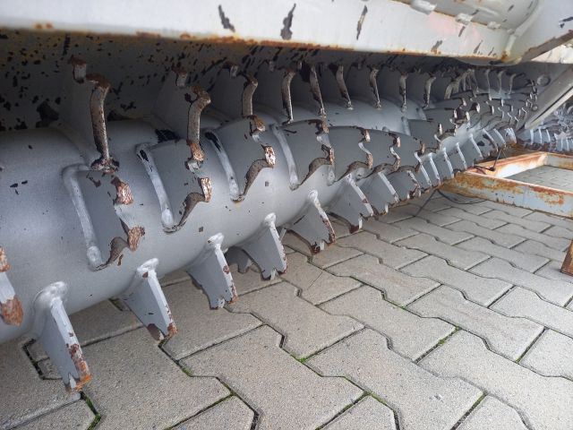 Kässbohrer PB 600 W, Service History