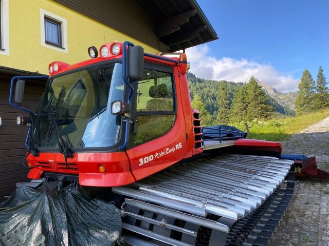 Pisten Bully 300