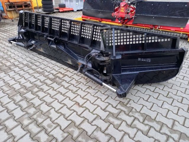 Kässbohrer Pistenbully 300 Polar