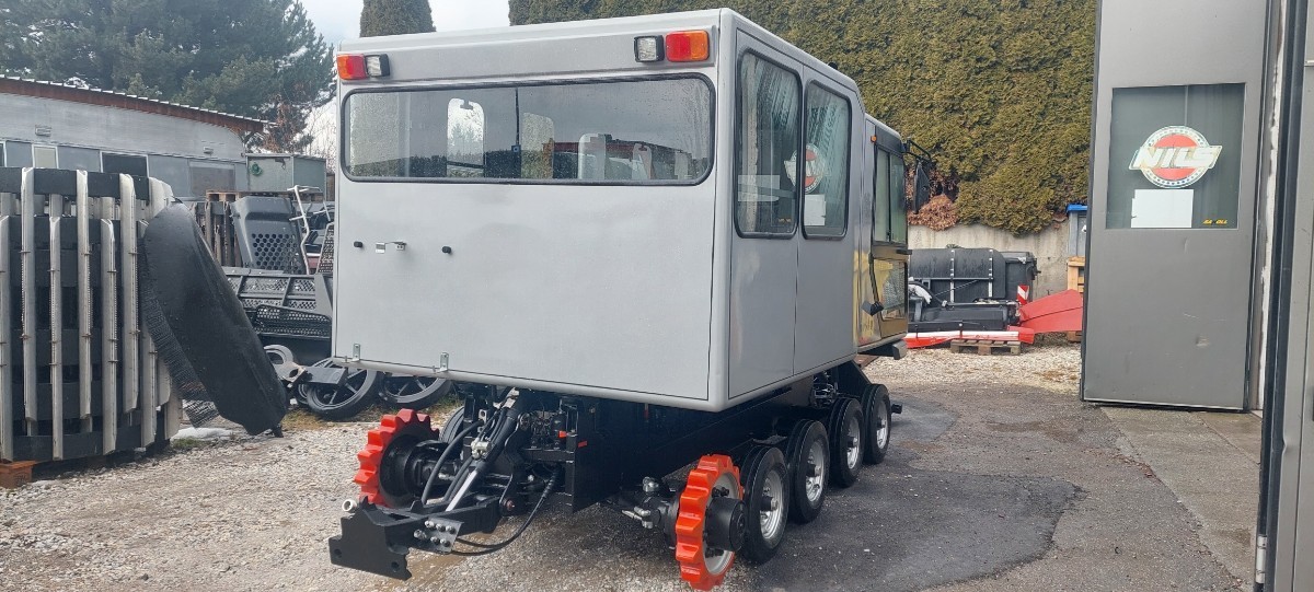 Husky mit Transportkabine