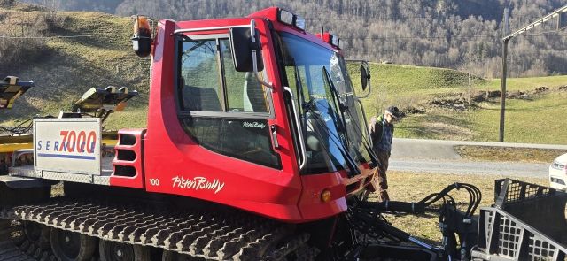 PistenBully 100 821
