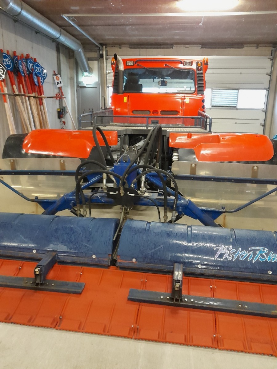 Kässbohrer PistenBully 300D
