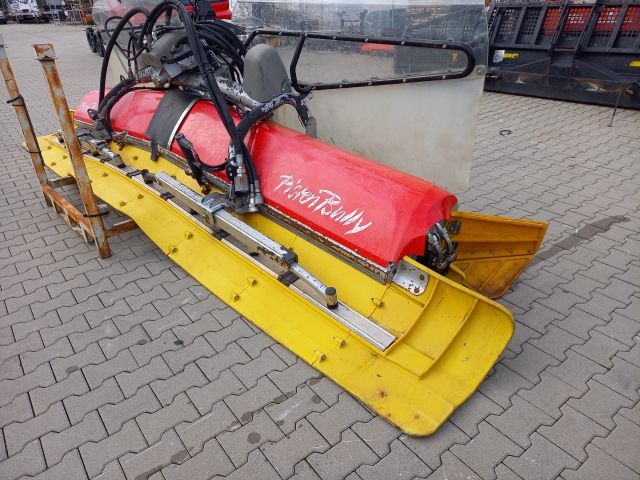 Kässbohrer PB 600 W, Service History