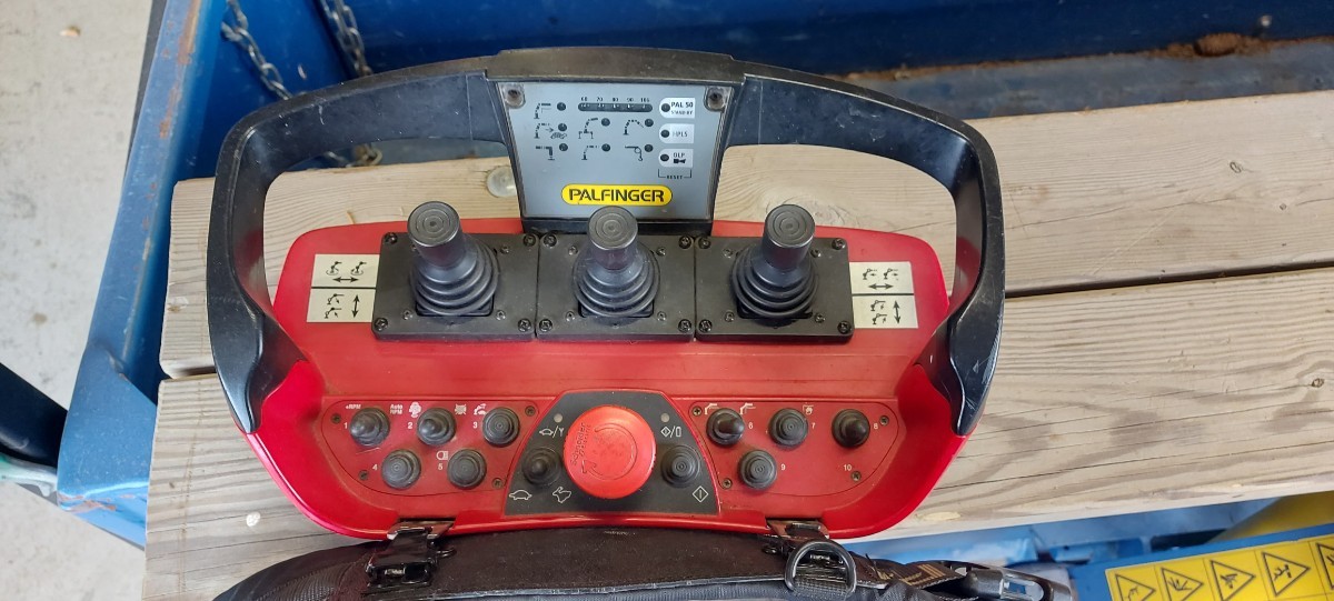 Kässbohrer 260 DW
