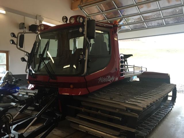 Pistenbully 300
