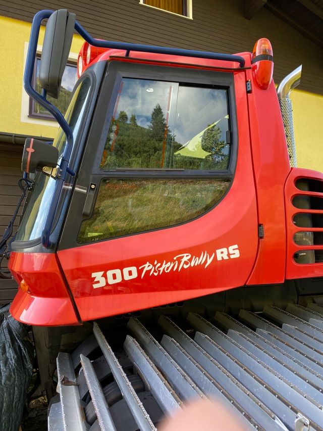 Pisten Bully 300