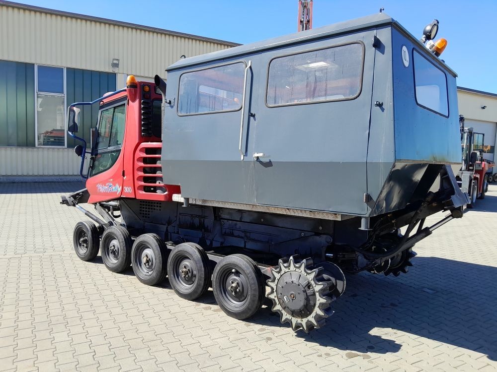 Pistenbully 300 mit Personenkabine