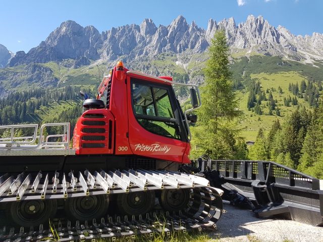 Pisten Bully 300