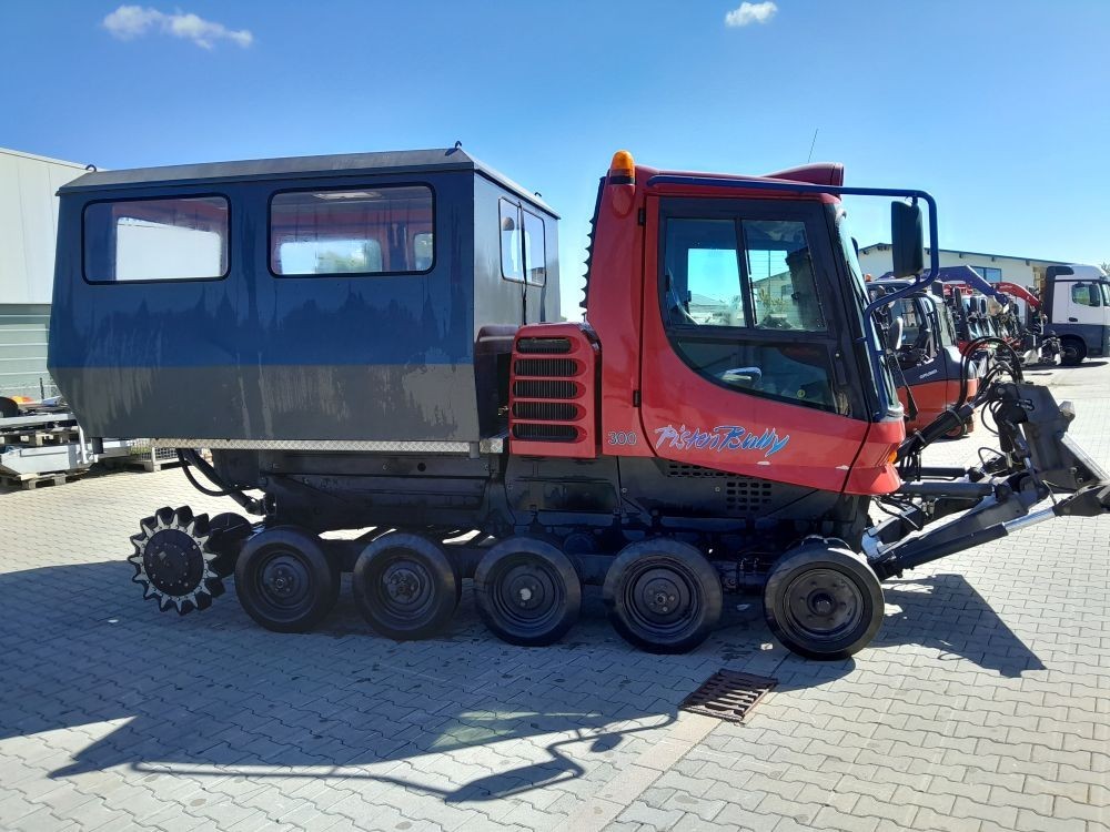 Pistenbully 300 mit Personenkabine