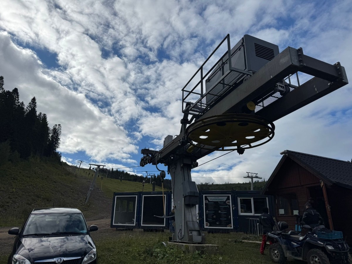 Doppelmayr CPF800EM