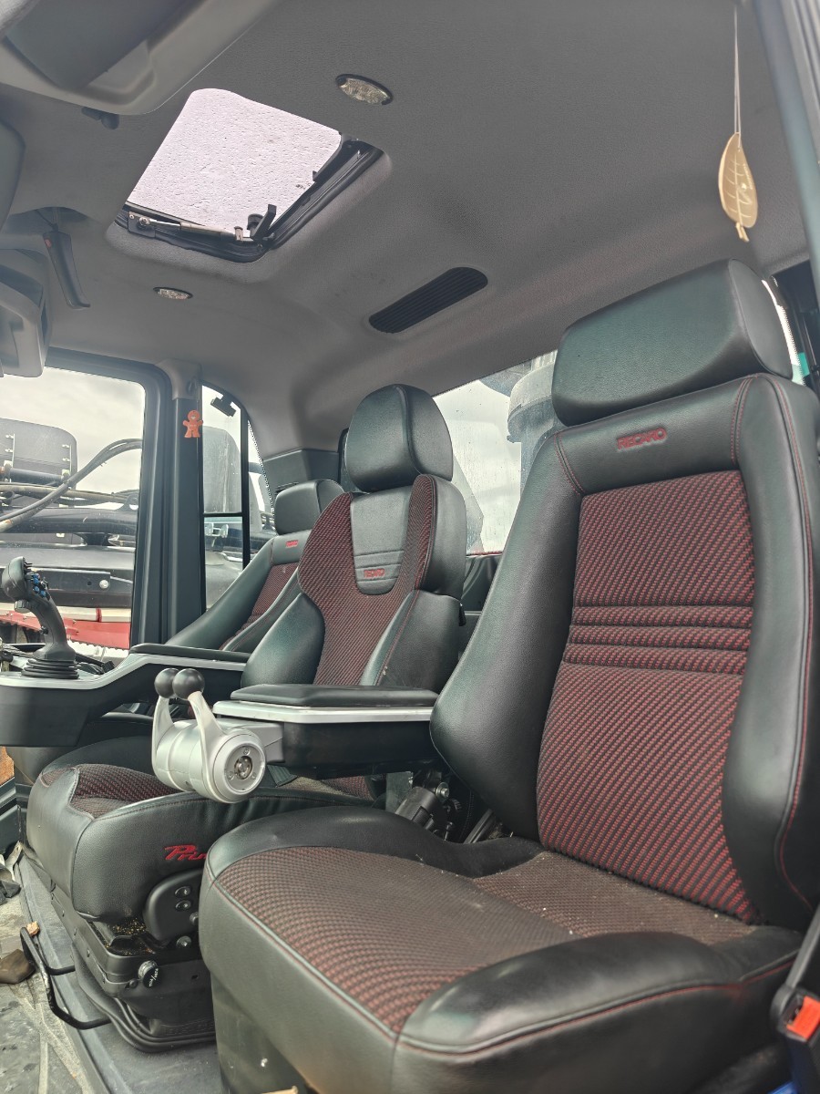 Prinoth New Leitwolf W PT-335* Mit Schweizer Zulassung* PISTENTECH 15 YEARS JUBILÄUMSPREISE!!!