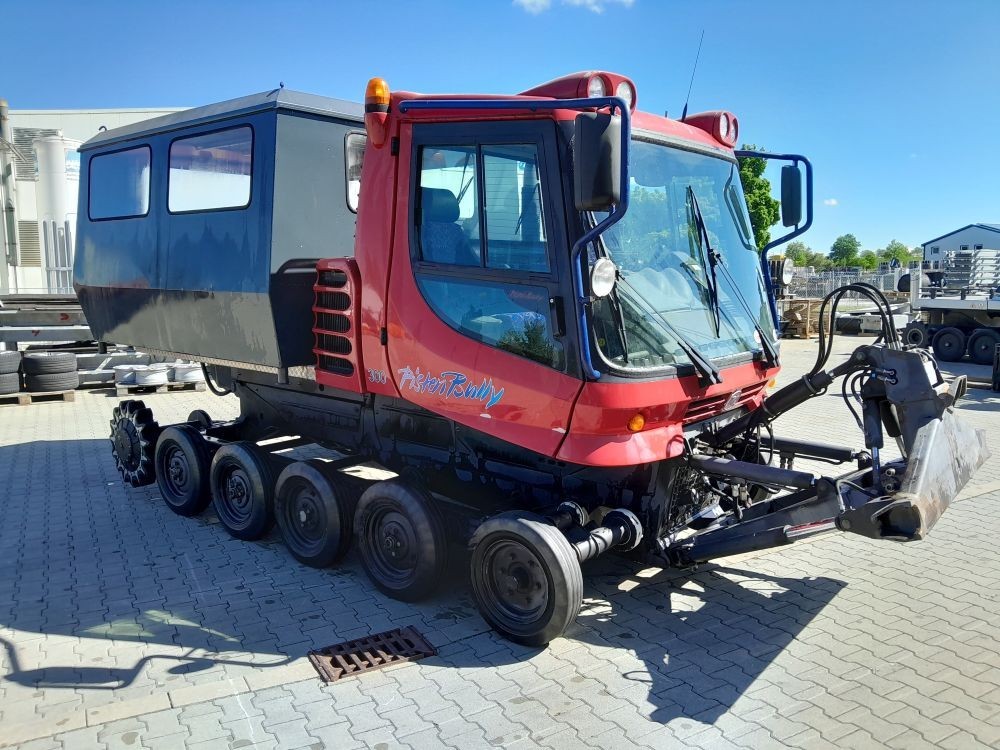 Pistenbully 300 mit Personenkabine