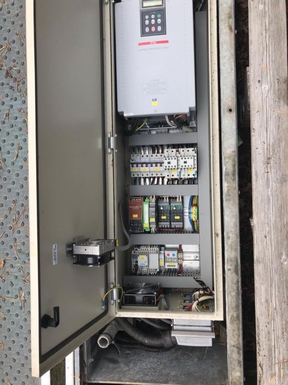 Compac 90m conveyor lift