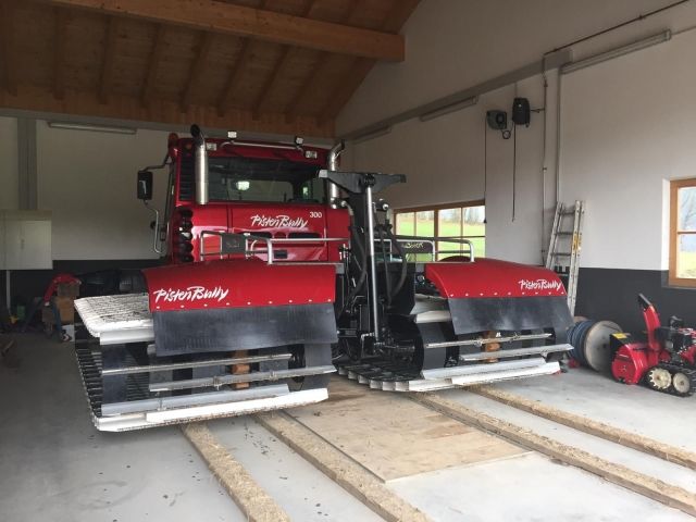 Pistenbully 300