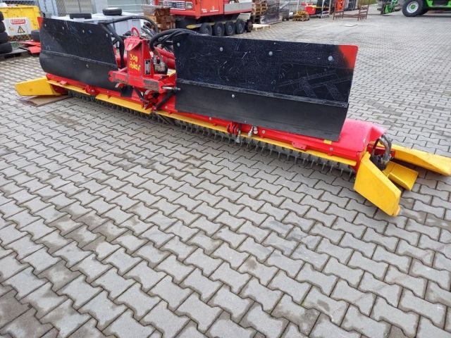 Kässbohrer Pistenbully 300 Polar
