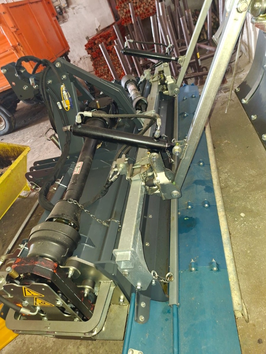 Loipenfräse LF240 3m Arbeitsbreite