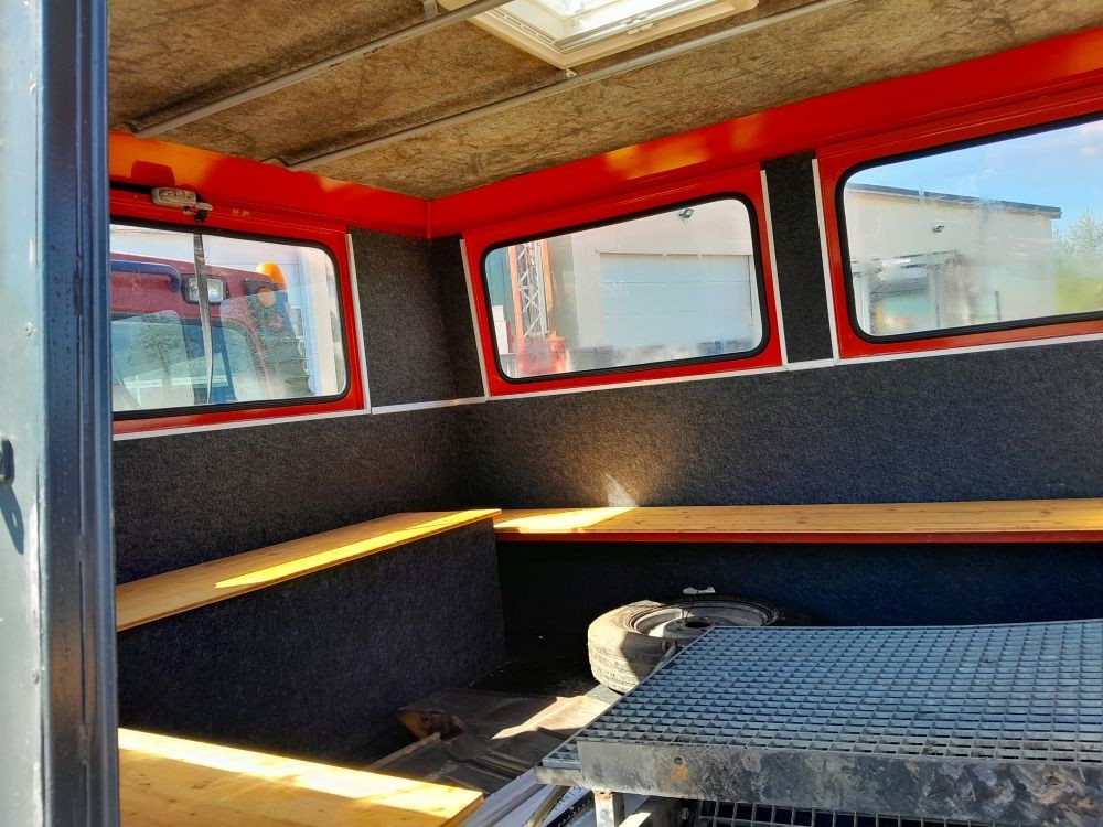 Pistenbully 300 mit Personenkabine