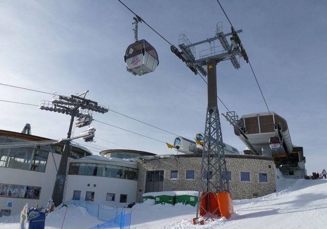 Kuppelbare 6er Kabinenbahn Doppelmayr