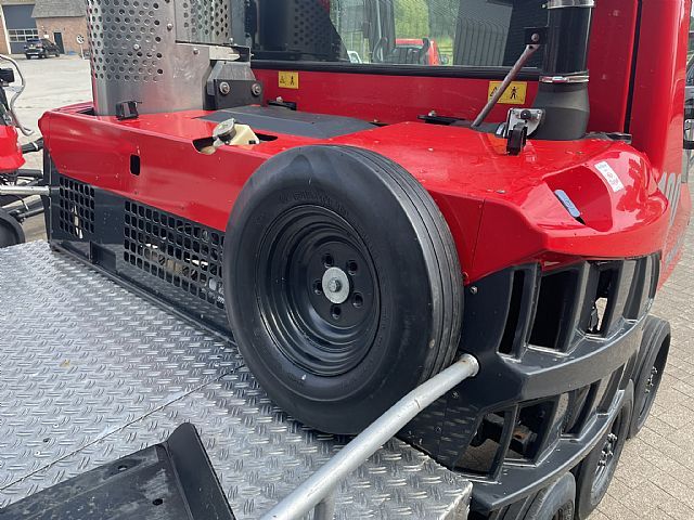 Kässbohrer Pistenbully PB100