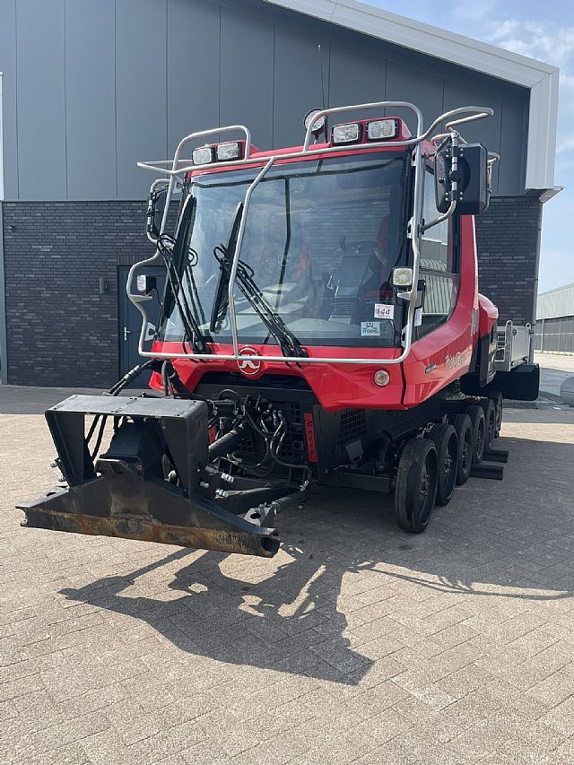 Kässbohrer Pistenbully PB100