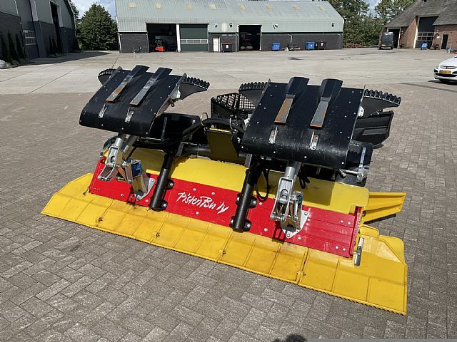 Kässbohrer Pistenbully PB100