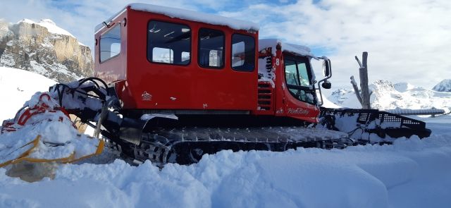 Kässbohrer Pistenbully 300 mit Kabine