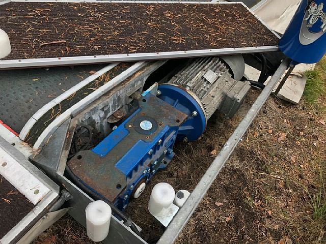 Compac 90m conveyor lift