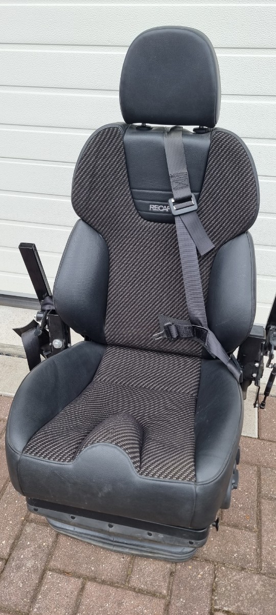 Bison - Recaro Sitz 2x vorhanden