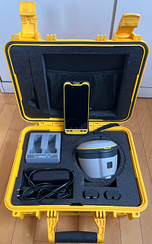 Trimble GPS Gerät Komplettset bestehend aus Trimble Receiver R2 + Handheld TDC600 inkl. Akkus und Ladegerät. Gebraucht, voll funktionsfähig